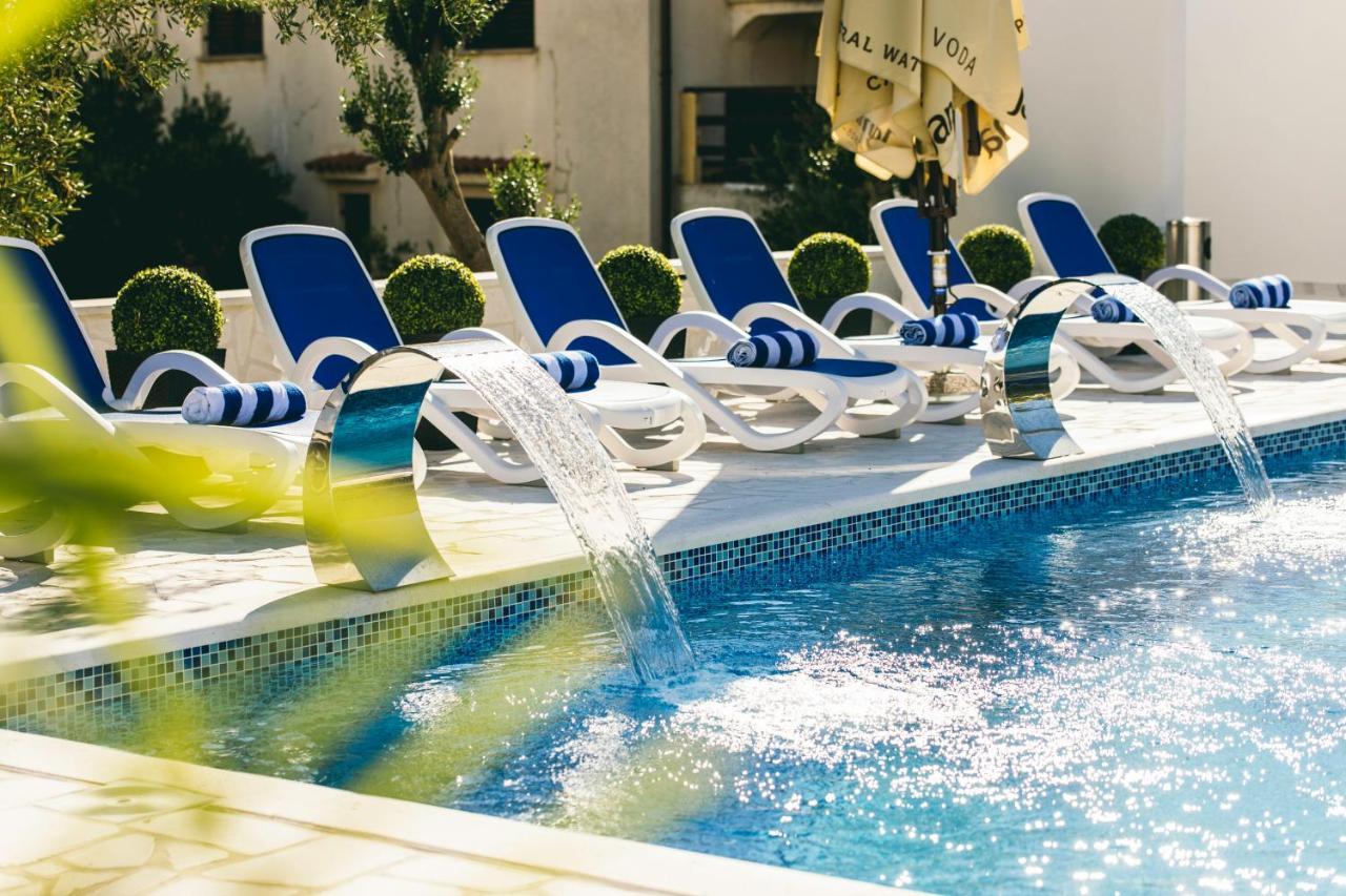Villa Royal Novalja Bagian luar foto