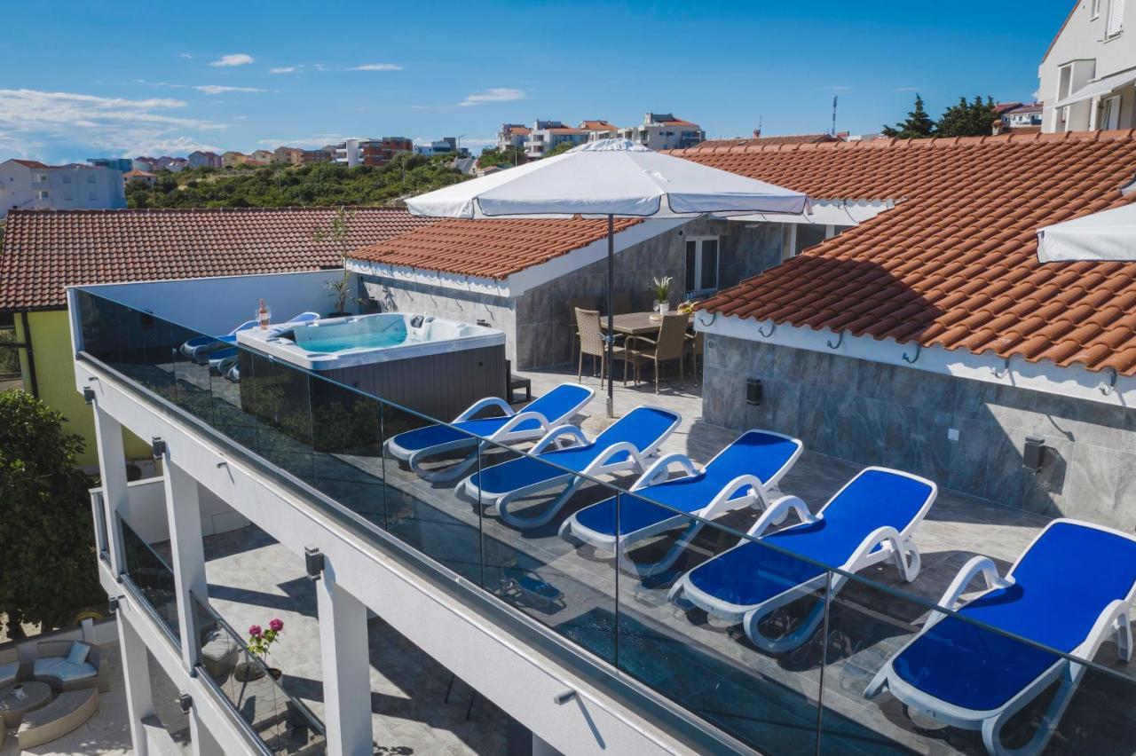 Villa Royal Novalja Bagian luar foto