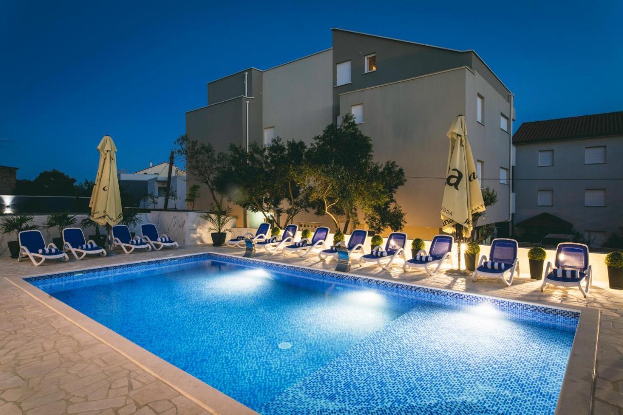 Villa Royal Novalja Bagian luar foto